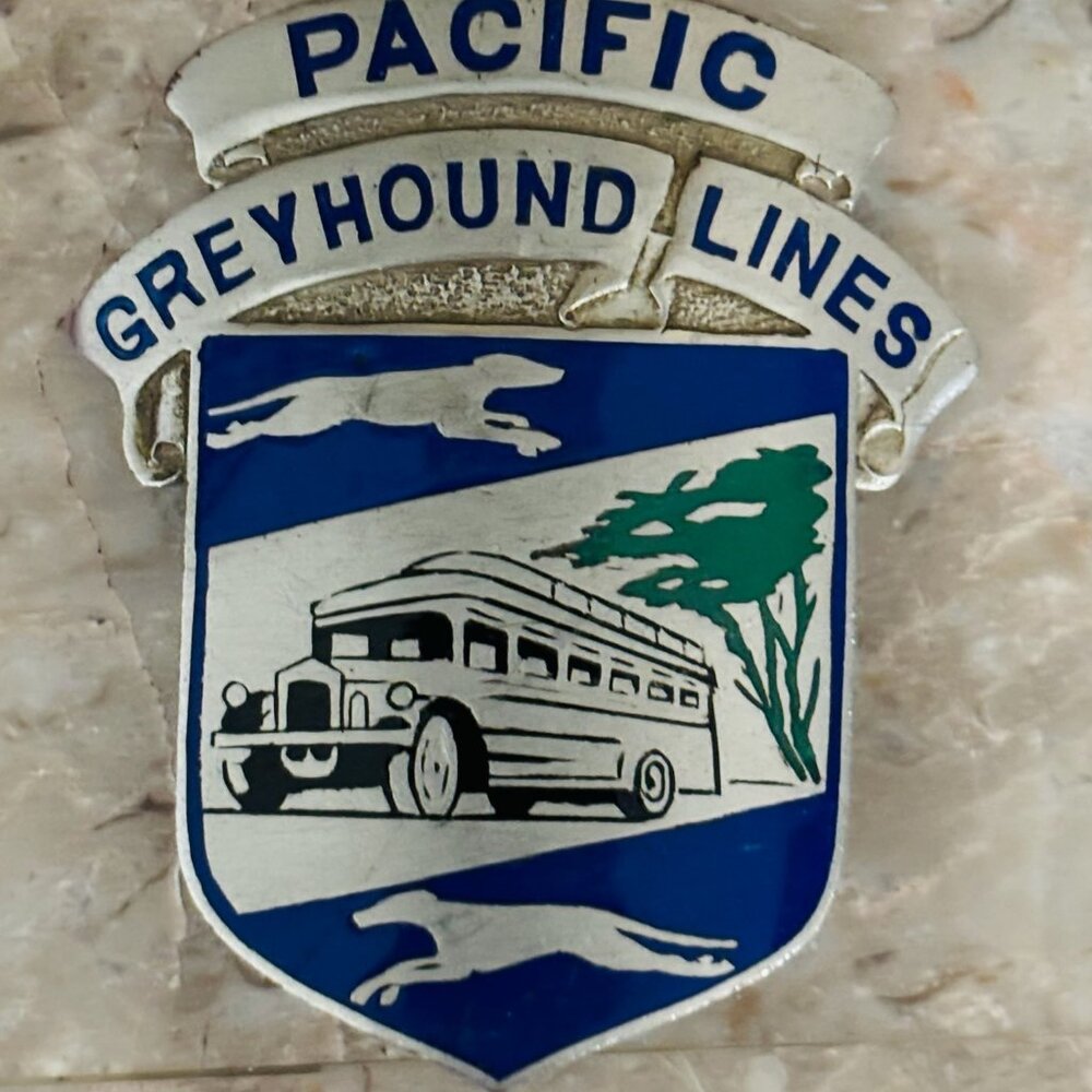 1930's Pacific Greyhound Cap Badge